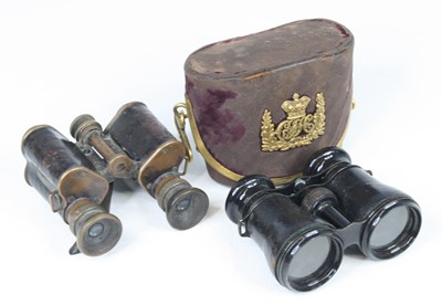 Lot 586 - A pair of Officers private purchase binoculars,...