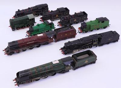Lot 504 - A quantity of Hornby Dublo locos, to include...