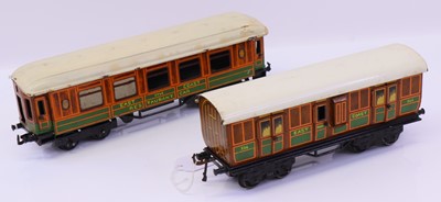 Lot 356 - Two part repainted 0 gauge Bing LNER teak...