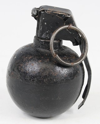 Lot 733 - An inert Vietnam period US M67 baseball...