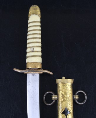 Lot 655 - A WW II Japanese Officer's dirk, having a 27cm...