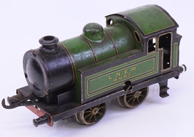 Lot 351 - 1930s Bing green LNER c/w 0-4-0 tank loco No....