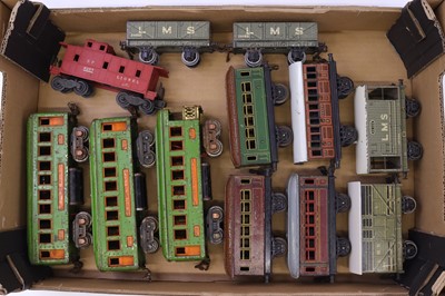 Lot 357 - Collection of various 0 gauge vintage coarse...