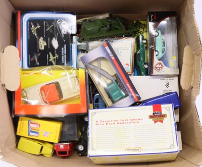 Lot 1481 - Collection of boxed and loose diecast vehicles,...
