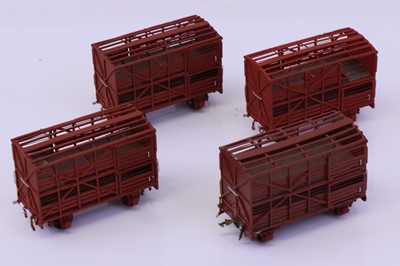 Lot 992 - A rake of four New Zealand Railways S scale JC...