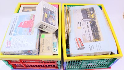 Lot 902 - Two boxes containing various HO gauge Scenic...