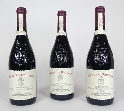 Lot 1052 - Chateau de Beaucastel Chateauneuf du pape 2003,...