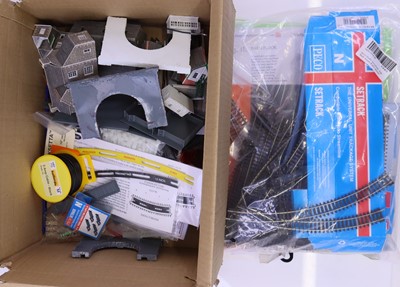 Lot 1003 - A collection of various N gauge accessories to...