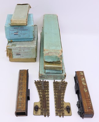 Lot 430 - Collection of pre-war Hornby Dublo to include...