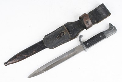 Lot 646 - A German Third Reich K98 dress bayonet, the 19....