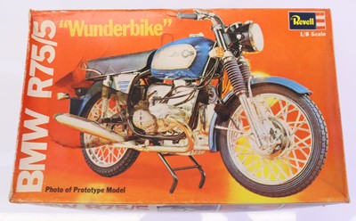 Lot 1542 - Revell 1.8 scale Motorcycle kit, H-1595 BMW...