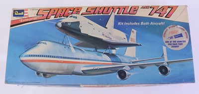 Lot 1533 - Revell 1.144 (USA) Space kit, H-177...
