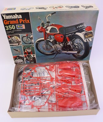 Lot 1534 - Revell 1.8 scale Motorcycle kit, H-1225 Yamaha...