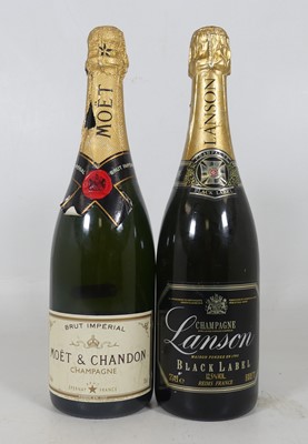 Lot 1252 - Möet et Chandon Brut Imperial NV Champagne,...