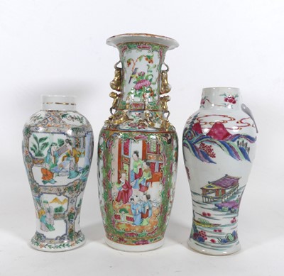 Lot 43 - A group of Chinese porcelain, to include a...