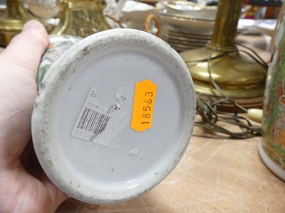 Lot 43 - A group of Chinese porcelain, to include a...