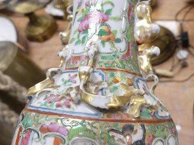 Lot 43 - A group of Chinese porcelain, to include a...