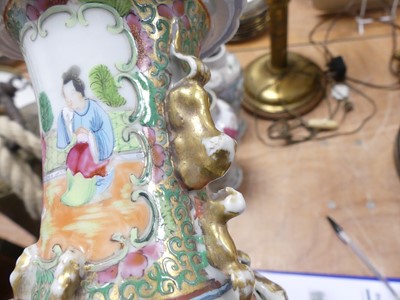 Lot 43 - A group of Chinese porcelain, to include a...