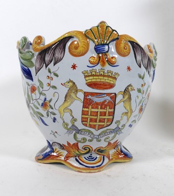 Lot 28 - An Italian majolica cache pot, polychrome...