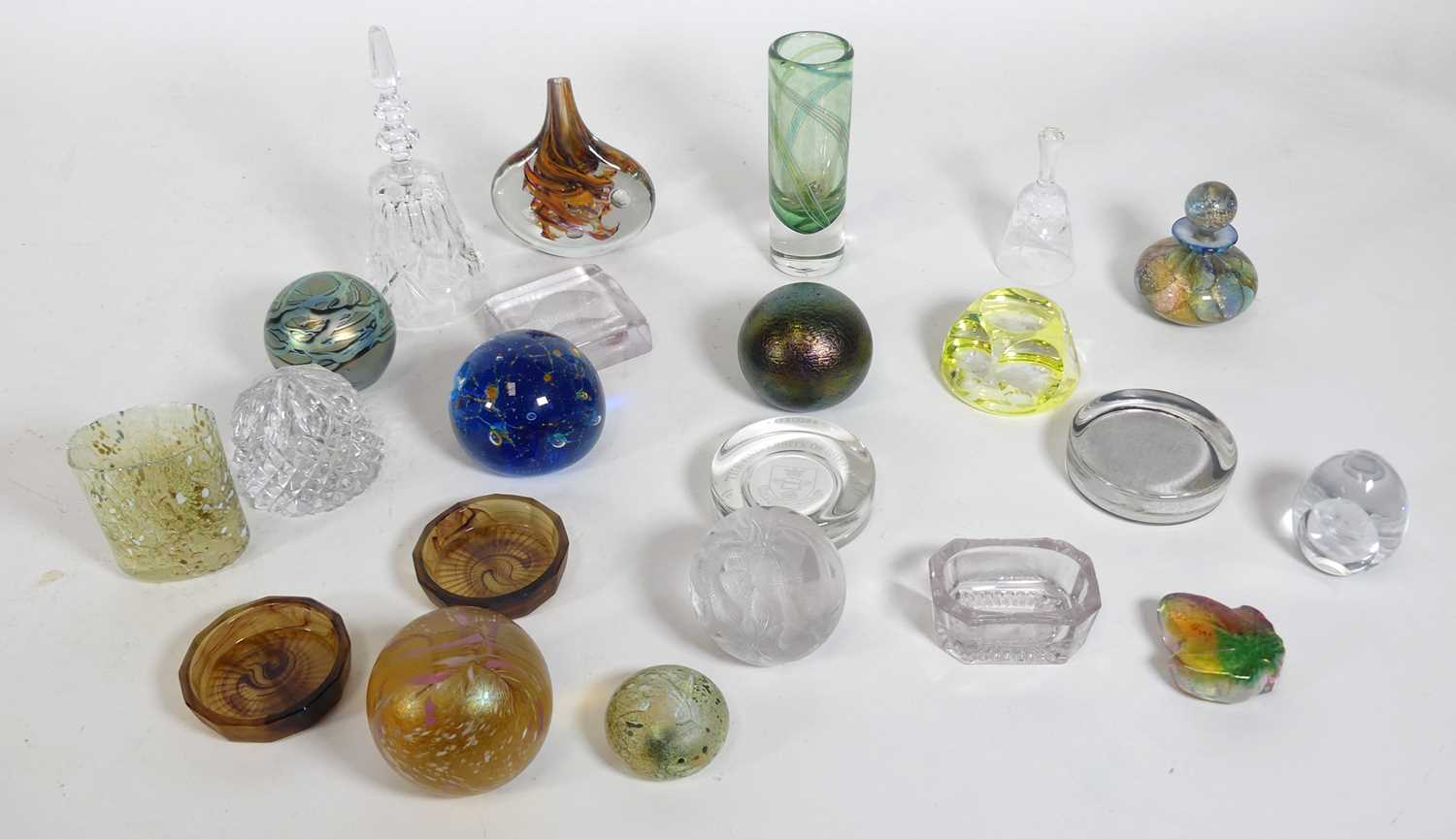 Lot 73 - A collection of studio glass, to include a...
