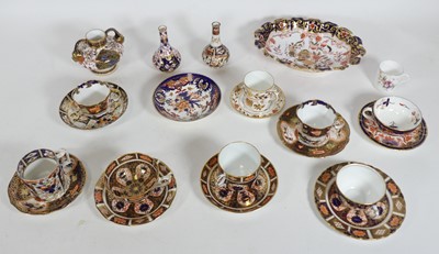 Lot 75 - A collection of Royal Crown Derby, to include...