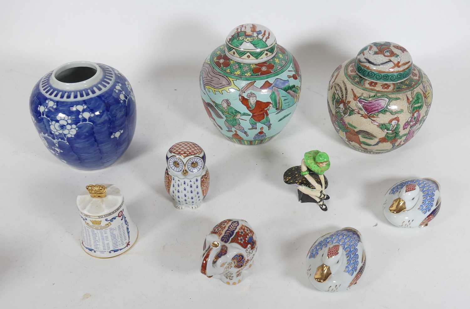 Lot 97 - A collection of ceramics to include Chinese...
