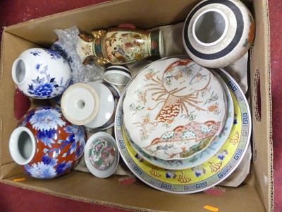 Lot 195 - A collection of oriental ceramics, to include...