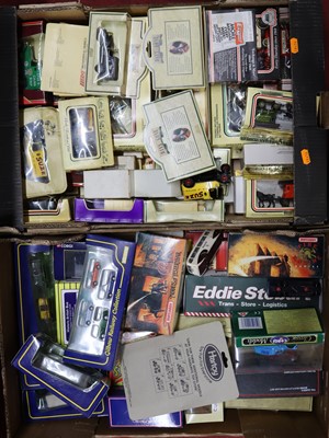 Lot 1537 - 2 trays of mixed modern issue and white metal...