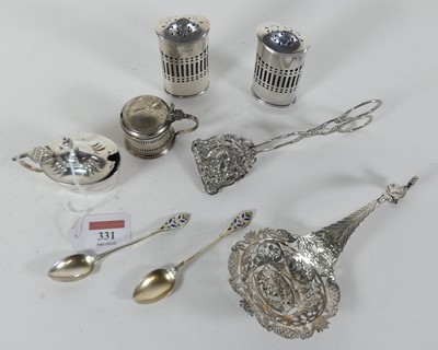 Lot 331 - A pair of Edwardian silver pepperettes each of...