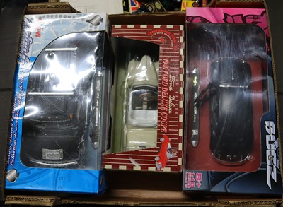Lot 1559 - 6 various 1/18th scale modern issue diecast...