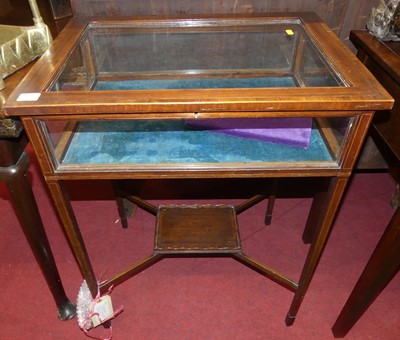 Lot 1292 - An Edwardian mahogany and crossbanded glazed...