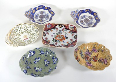 Lot 255 - A pair of 19th century Spode dishes in the...