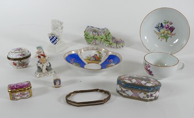 Lot 261 - A collection of ceramics to include a Sevres...