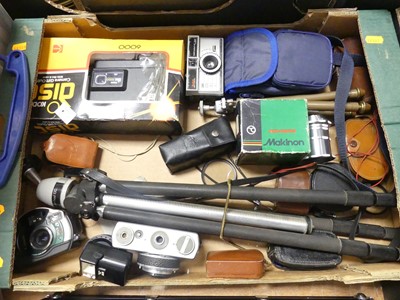 Lot 591 - A collection of cameras and photography...