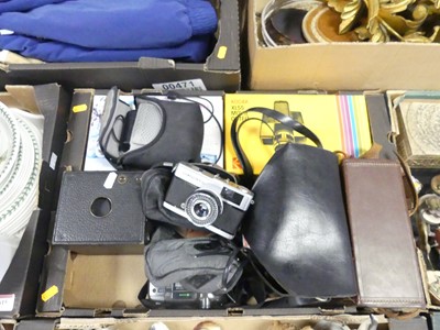 Lot 614 - A collection of cameras and related equipment,...