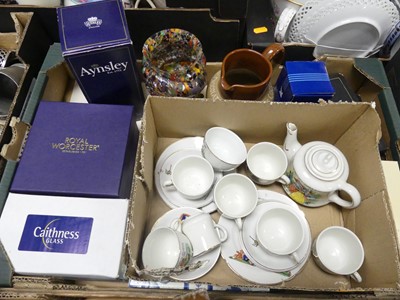 Lot 619 - A collection of ceramics and glass, to include...