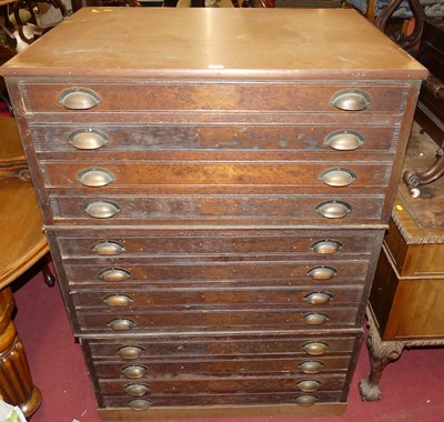 Lot 1249 - A Persian woollen cream and blue ground Bidjar...