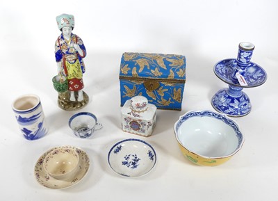 Lot 269 - A collection of Oriental items, to include an...