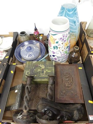 Lot 659 - A collection of items, to include a Poole...