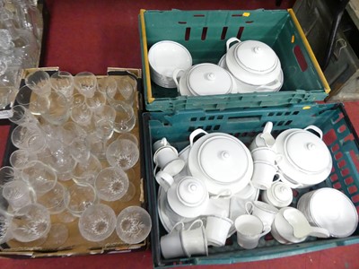 Lot 685 - A Royal Doulton Simplicity pattern part tea...