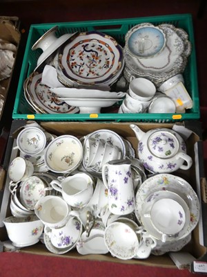 Lot 697 - A collection of ceramics, to include a...