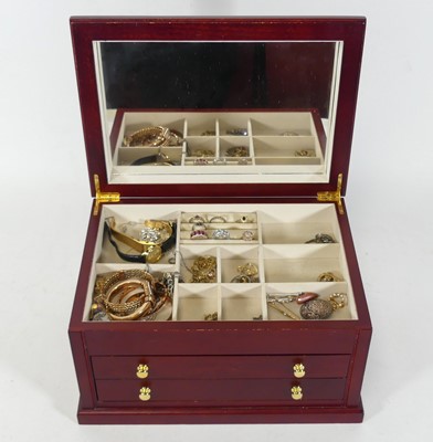 Lot 420 - A contemporary marquetry inlaid jewellery box...