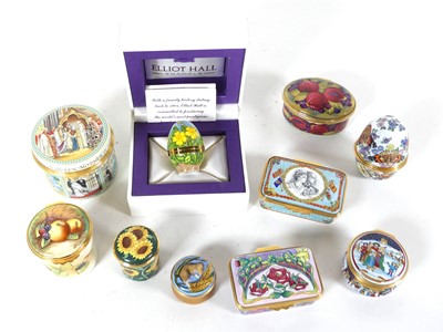 Lot 490 - A collection of patch boxes, to include...