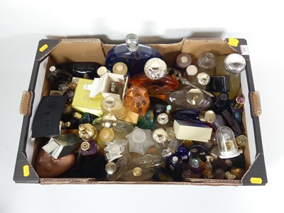Lot 435 - A collection of vintage perfume and scent...