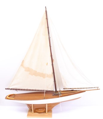Lot 49A - Well made wooden with weight keel pond yacht,...