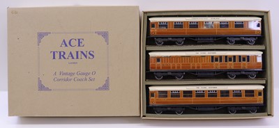 Lot 345 - ACE Trains 0-gauge 3-coach C/4 set B Gresley...
