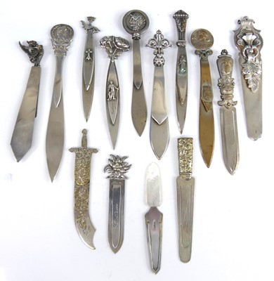 Lot A collection of EPNS and white metal clip...