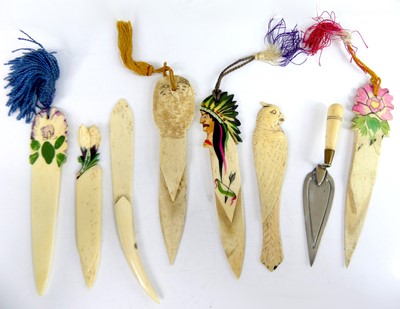Lot A collection of early 20th century bone...
