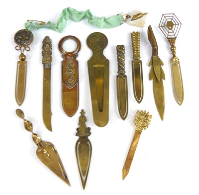 Lot An Edwardian novelty brass cat and mouse...