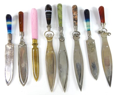 Lot A collection of early 20th century hardstone...